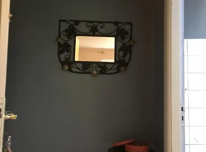 Le Jolis Bois Bed & Breakfast 3*